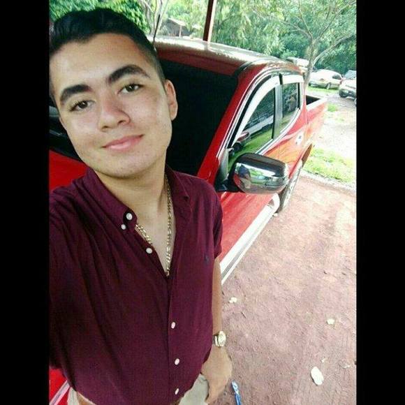 Meet your Posher, Carlos - Picture 1 of 1